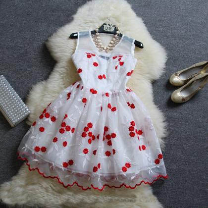 Sweet Round Neck Embroidered Princess Dress..