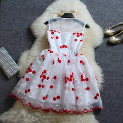 Sweet Round Neck Embroidered Princess Dress..