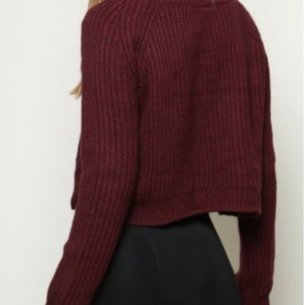 Design Round Neck Long-sleeved Knit Sweater