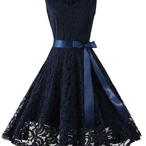 Solid Color Sleeveless V-neck Lace Dress