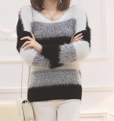 Loose and Slim Soft Long-sleeved Stitched Knit Sweater